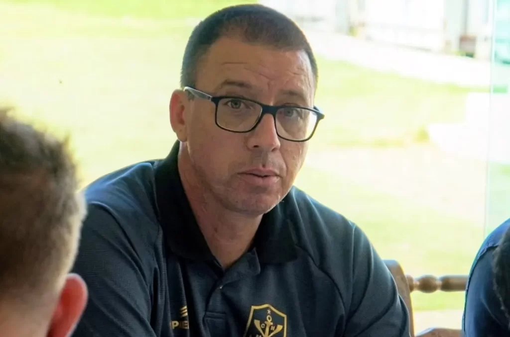 Fernando Gil é desligado do Marcílio Dias