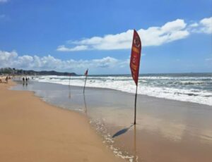 Garoto de 16 anos desaparece no mar da Brava