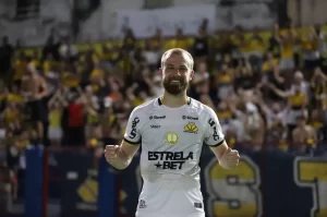 Hermes celebra gol e projeta duelo com o Caravaggio