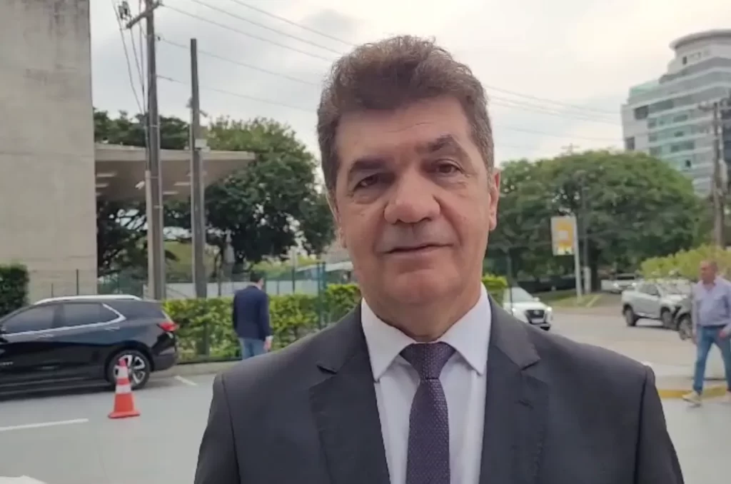 Ex-prefeito de Criciúma, Clésio Salvaro, durante a eleição de Júlio Garcia na Alesc