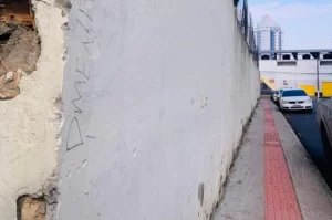 Muro e acesso do Colegião estão cedendo, alerta Ambac