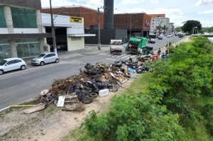 Mutirão remove 22 toneladas de lixo do Rio Tubarão