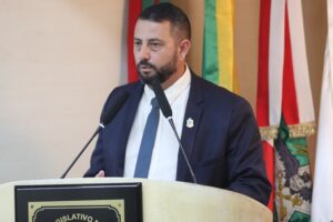 Dia quente na Câmara: Neto preside a CCJ
