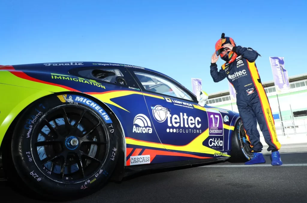 André Gaidzinski disputando a Porsche Cup
