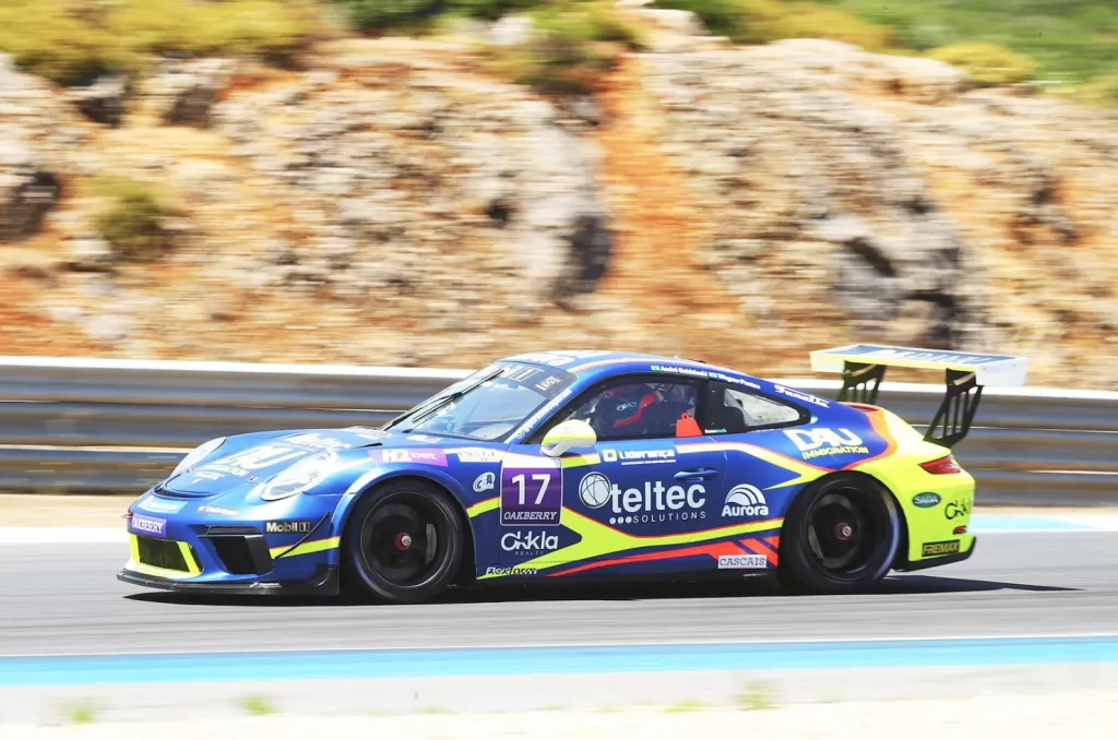 André Gaidzinski disputando a Porsche Cup