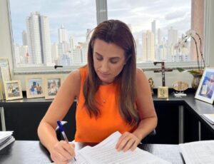 Prefeita decreta contingência de despesas em BC