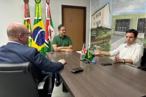 Prefeito de Criciúma recebe consultor da CNM