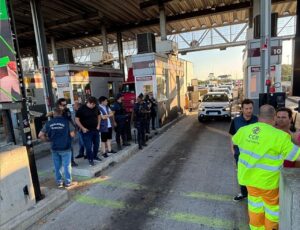 Filas nos pedágios: deputado notifica fiscalizadores