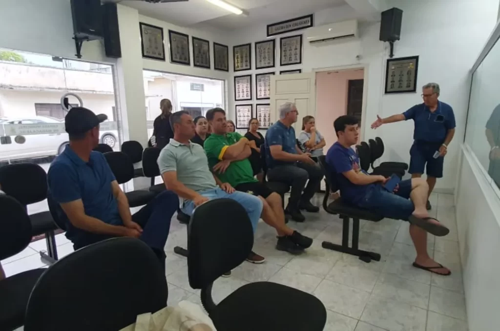 Servidores alegam perda de direitos em Maracajá