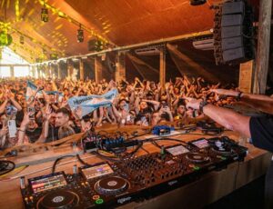 Tem Carnaval do Warung