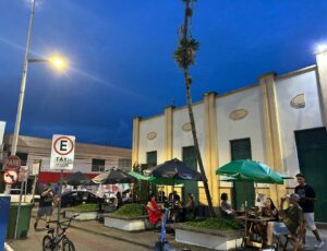 Tem música de gafieira e outros ritmos em Itajaí