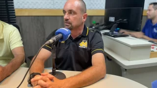 Guto Silva, durante entrevista à Rádio Cidade em Dia