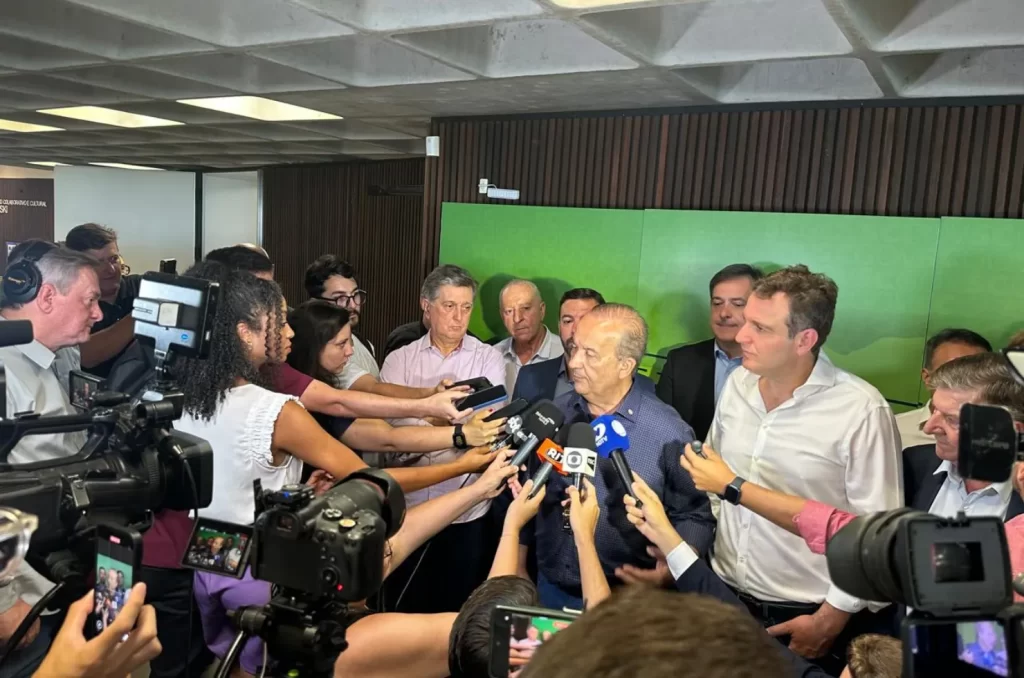 Coletiva de Jorginho Mello, em Criciúma