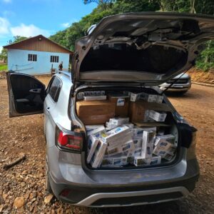Dupla é presa por contrabando de cigarros na fronteira