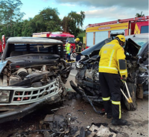 Bombeiros resgatam vítimas de grave acidente na BR-282