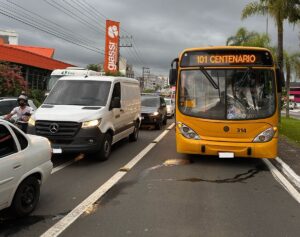 Homem é atropelado por ônibus em Criciúma