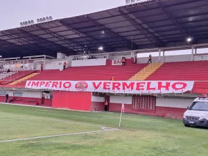 Torcidas começam a chegar no Aníbal Costa