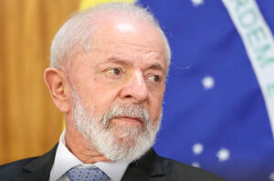 Lula critica prefeitos que não usam SUS