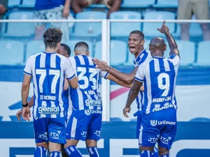 Avaí vence e assume liderança do Catarinense