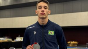 Catarinense conquista prata no Canadá Open de Taekwond