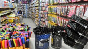 Saiba como economizar na compra de materiais escolares