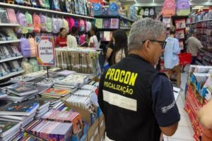 Materiais escolares variam até 4.114% em Floripa