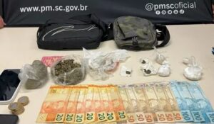 Polícia prende 7 e apreende 30 kg de drogas