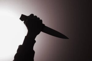 Homem invade casa e esfaqueia atual da ex em Rio do Sul