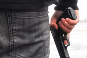 Briga no trânsito termina em tentativa de homicídio