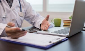 Saúde atende mais de 8 mil argentinos em Floripa