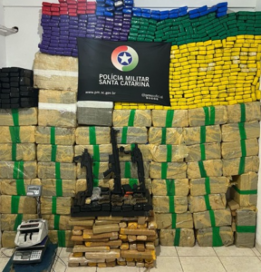 PM apreende 1,6 tonelada de maconha em Palhoça