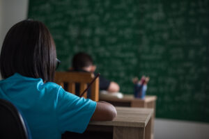 Vereador denuncia segregação racial em escola