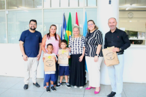 Kits escolares são doados para escola de Tubarão