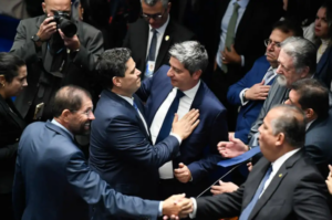 Davi Alcolumbre é eleito presidente do Senado