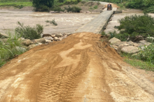 Ponte entre Tubarão e Pedras Grandes passa por obras