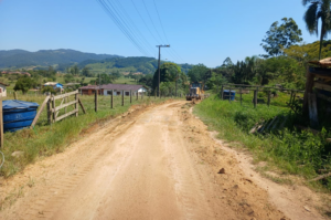 Estrada recebe alargamento antes de obras em ponte