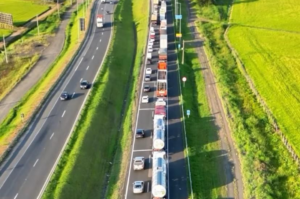 Deputado cobra soluções para filas nos pedágios