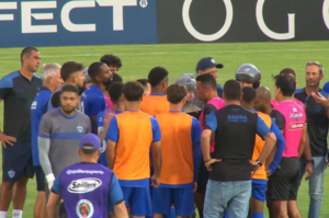 Gol ou não? Lance polêmico elimina o Barra