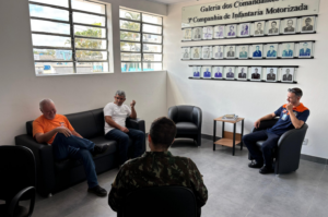 Def. Civil de Laguna se reúne com exército de Tubarã