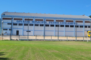 Ginásio de Pedras Grandes recebe melhorias