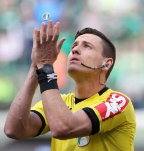Catarinense pode apitar na Copa do Mundo 2026