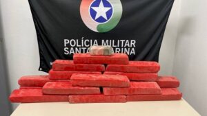 Dois homens presos com 15 kg de maconha em SC