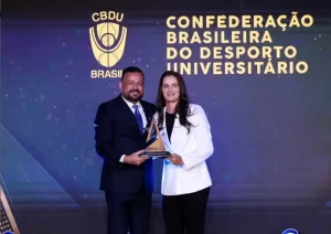 CBDU homenageia Carine Bosetti pelo desempenho em 2024