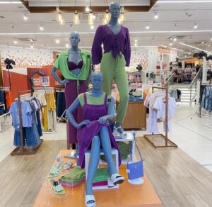 Quase 60 peças de roupas são furtadas em Shopping