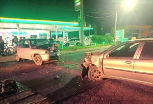 Condutores ficam presos nas ferragens em Jaguaruna