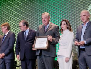 Franke Hobold toma posse e destaca desafios da Acic