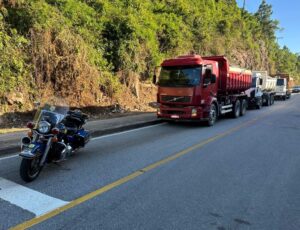 PRF flagra caminhões com 54 mil quilos de excesso
