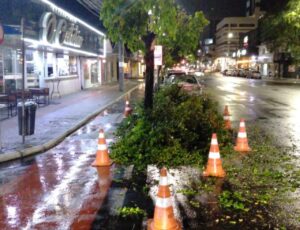 Temporal deixa rastro de destruição na foz do Itajaí