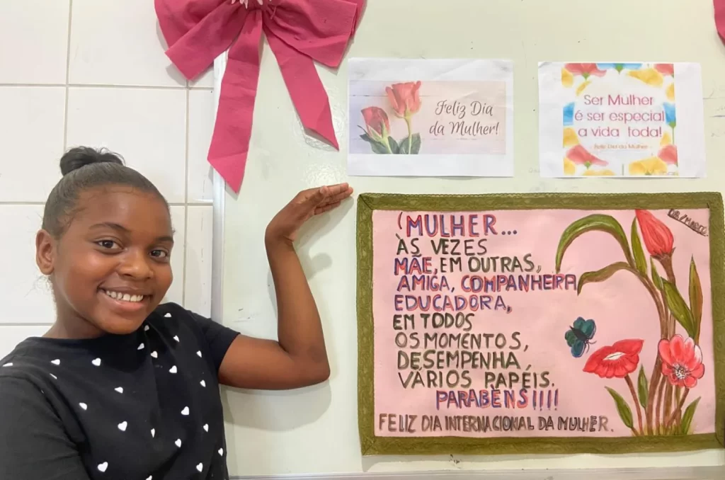 Crianças participam de atividades educativas e oficinas promovidas pela Afasc em homenagem ao Dia Internacional da Mulher em Criciúma