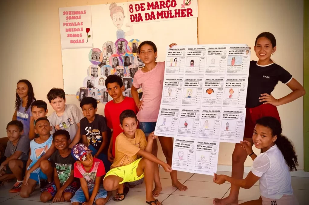 Crianças participam de atividades educativas e oficinas promovidas pela Afasc em homenagem ao Dia Internacional da Mulher em Criciúma